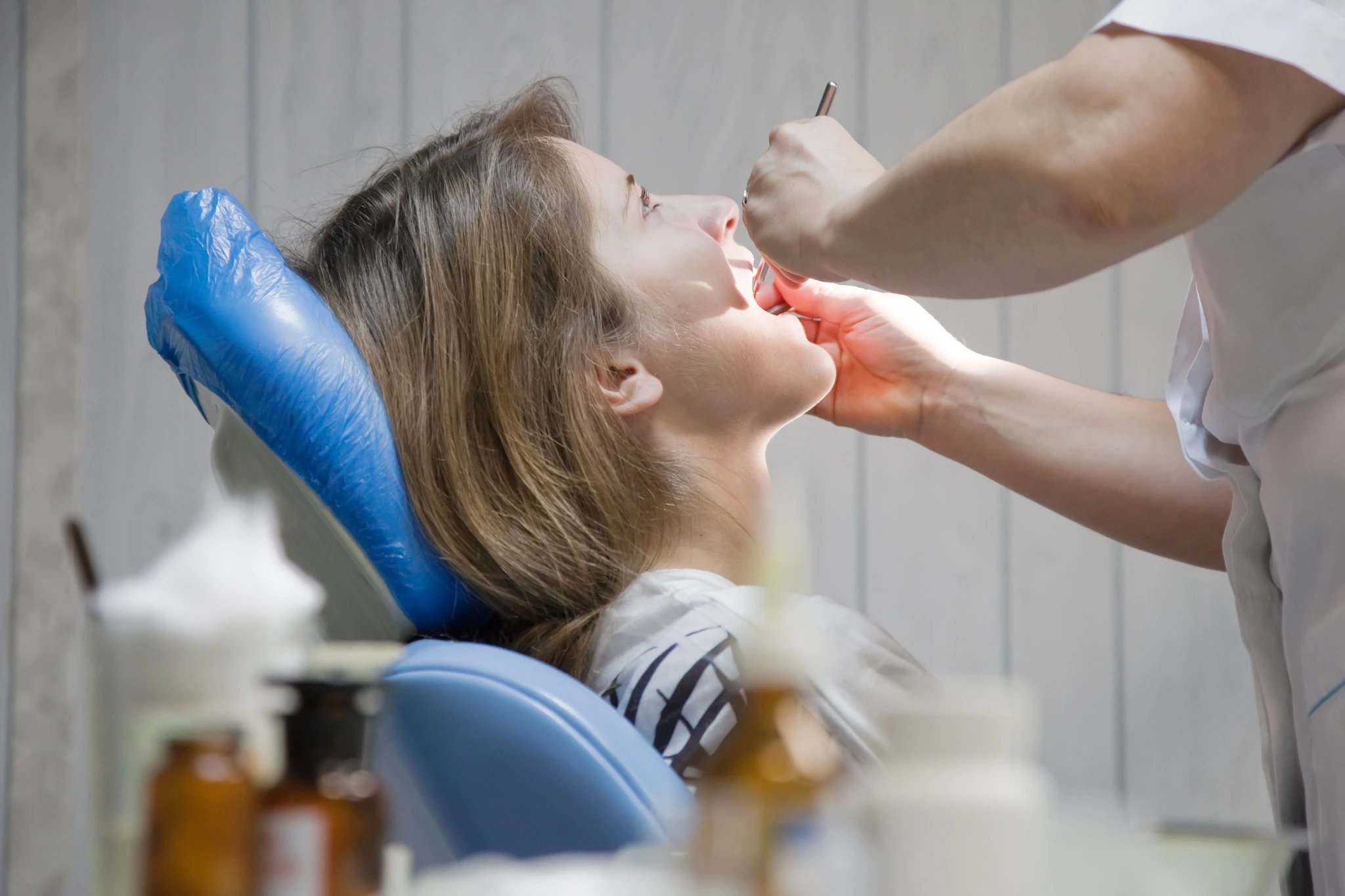Emergency dentist treating Tooth Extraction in Fairfield, CA